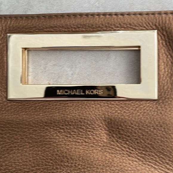 MICHAEL KORS Berkeley Copper Clutch - Picture 4 of 9